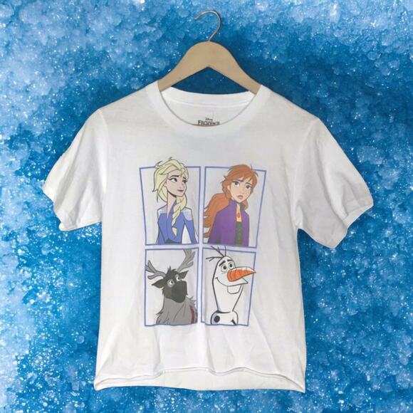 3/$20 Disney NWT Junior Small Frozen 2 Group Crop Tee Ana Elsa 100% Cotton - Picture 1 of 7